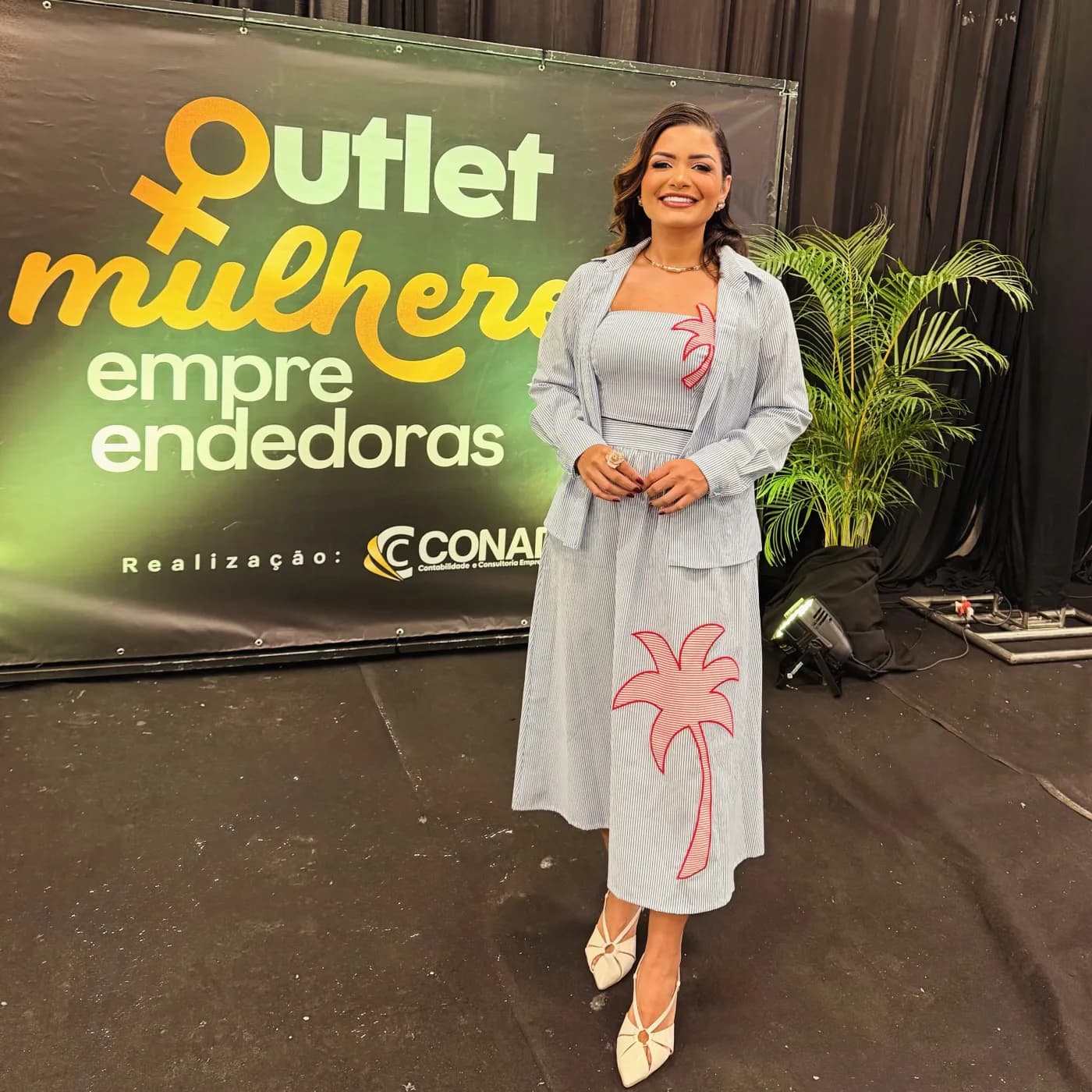 Tayannara Carvalho no evento Outlet Mulheres Empreendedoras